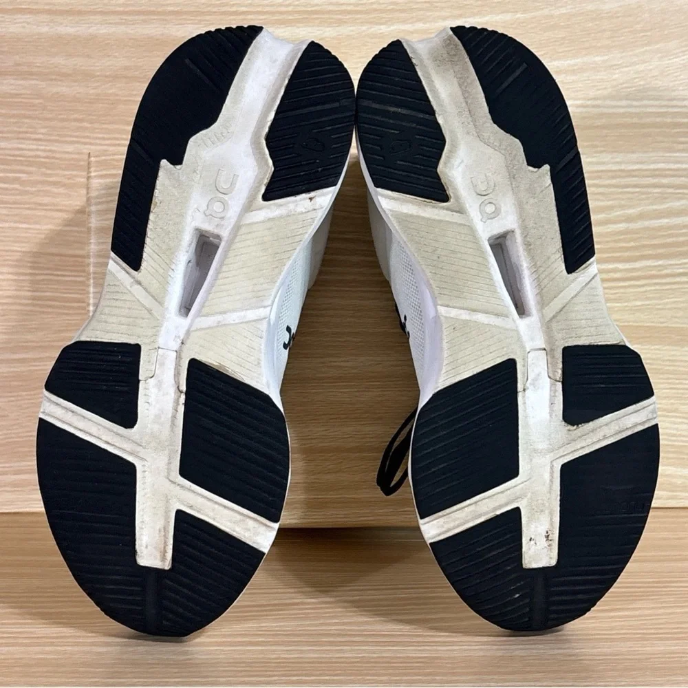 On Running Cloudnova X White Black Training Sneakers Women’s 7.5